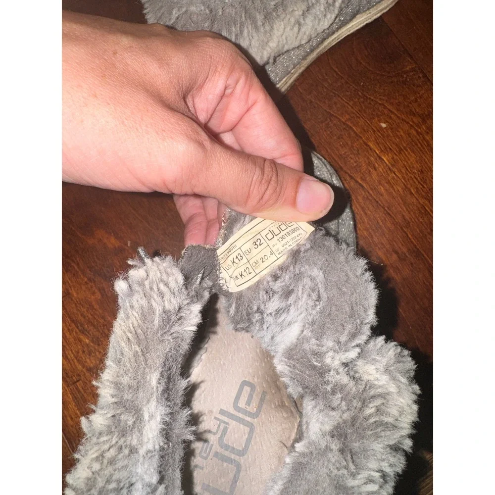 Hey Dude Britt Youth Grey Sparkling Faux Fur Lined Boots Girls Size K13 EU 32